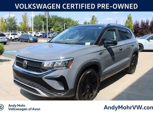 Used 2024 Volkswagen Taos SE AWD/4WD image 3