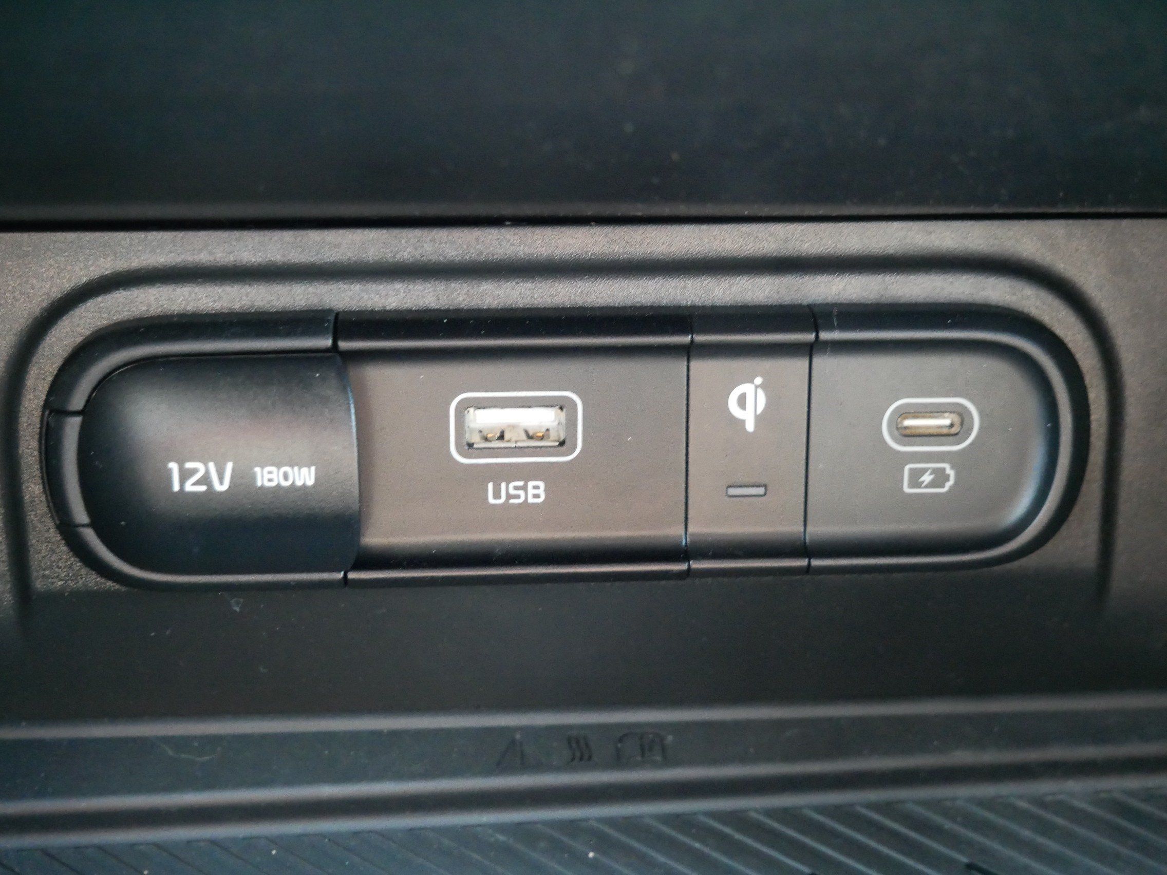 Used 2024 Kia Sportage X-Line AWD/4WD image 32
