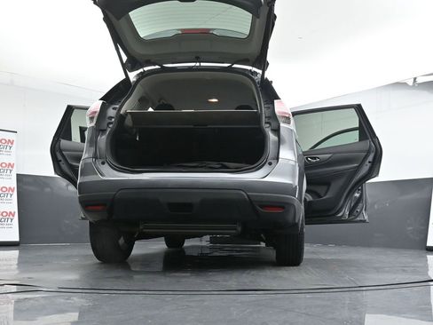 Used 2015 Nissan Rogue SV w/ SV Premium Package image 44