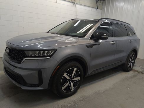 Used 2021 Kia Sorento S w/ Panoramic Sunroof Package FWD image 2