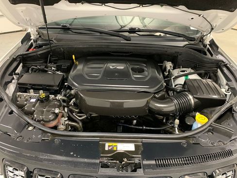 Used 2019 Jeep Grand Cherokee Altitude AWD/4WD image 31
