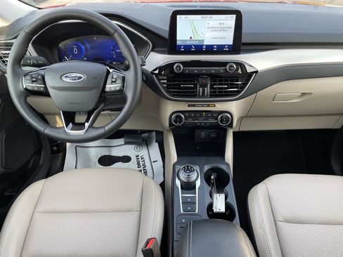 Used 2022 Ford Escape SEL w/ Technology Package image 17