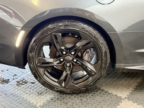 Used 2018 Chevrolet Camaro SS RWD image 14