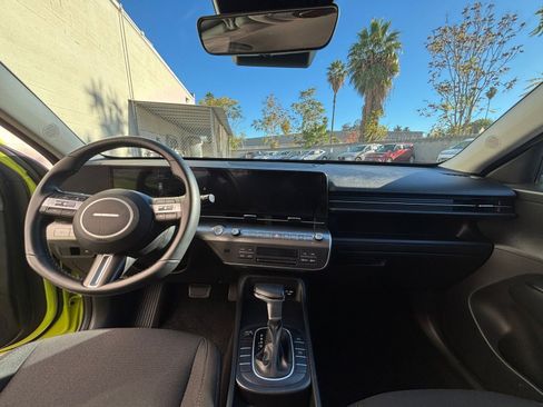 Used 2025 Hyundai Kona SEL image 33