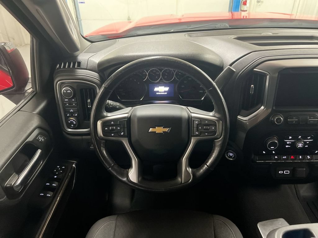 Used 2022 Chevrolet Silverado 1500 LT w/ Z71 Off-Road Package AWD/4WD image 11