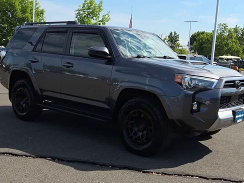 Used 2021 Toyota 4Runner TRD Off-Road AWD/4WD image 2