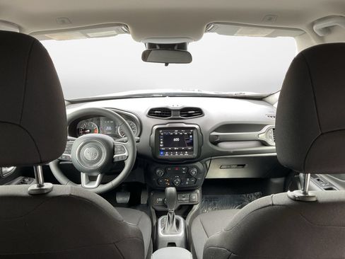 Used 2023 Jeep Renegade Latitude AWD/4WD image 10