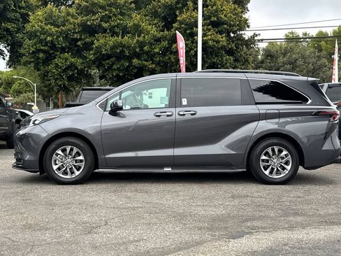 Certified 2025 Toyota Sienna XLE w/ XLE Plus Package AWD/4WD image 6