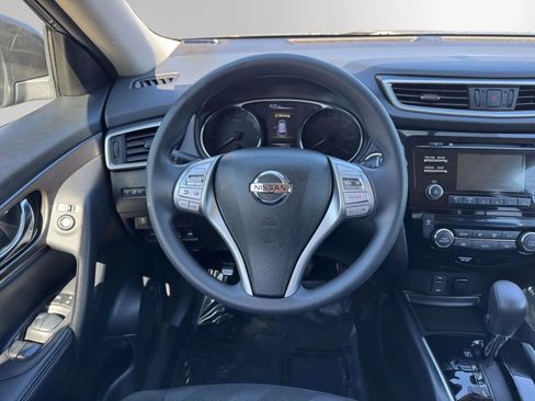 Used 2015 Nissan Rogue SV w/ SV Moonroof Package image 14