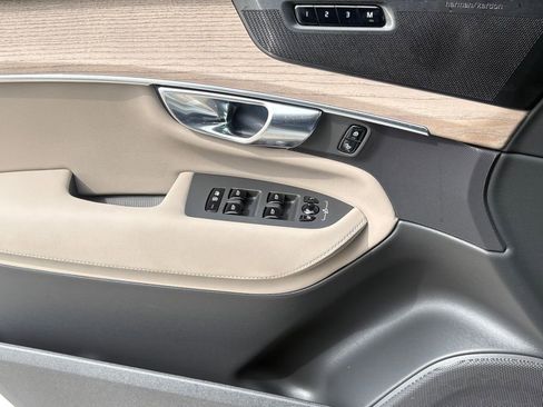 New 2026 Volvo XC90 T8 Ultra w/ Protection Package Premier image 18