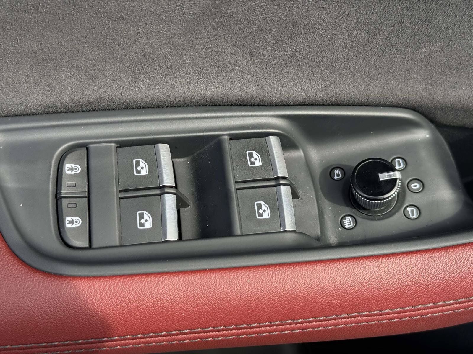 Used 2023 Audi SQ8 Premium Plus w/ Executive Package AWD/4WD image 27