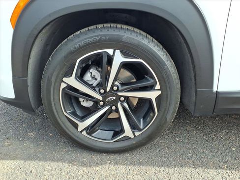 Used 2023 Chevrolet TrailBlazer RS w/ Sun and Liftgate Package image 9