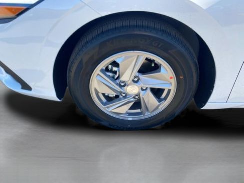 New 2026 Hyundai Elantra SE image 11