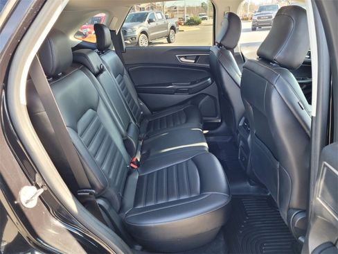 Used 2022 Ford Edge SEL image 11