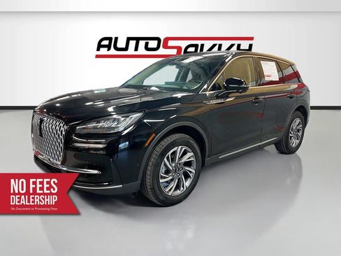 Used 2024 Lincoln Corsair AWD w/ Equipment Group 102A image 3