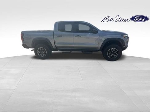 Used 2025 Chevrolet Colorado ZR2 w/ Technology Package AWD/4WD image 3