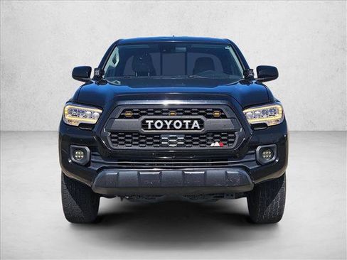 Used 2018 Toyota Tacoma SR w/ SR Convenience Package RWD image 2