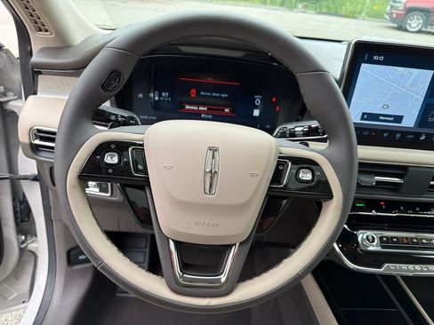 Used 2024 Lincoln Corsair AWD w/ Equipment Group 101A image 15