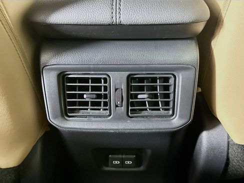 Used 2025 Toyota RAV4 XLE Premium image 28