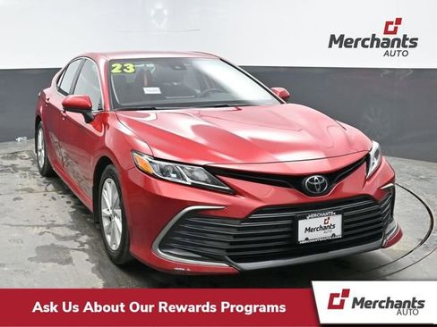 Used 2023 Toyota Camry LE image 1