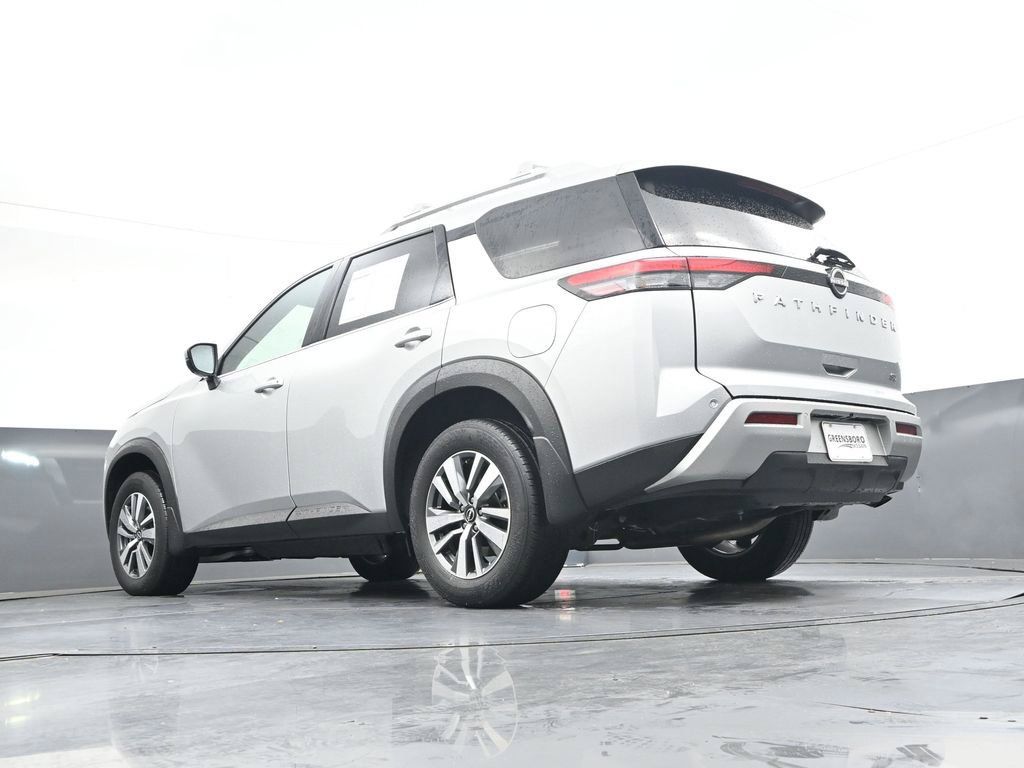 Certified 2025 Nissan Pathfinder SL FWD image 41