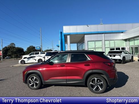 Used 2023 Chevrolet TrailBlazer RS w/ Convenience Package image 1