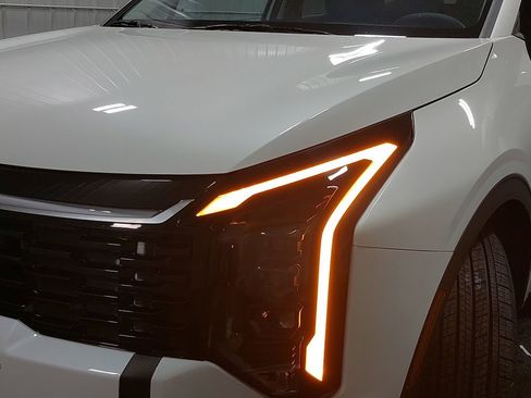 New 2026 Kia Sportage S image 30