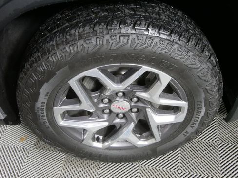 Used 2023 GMC Sierra 1500 SLT w/ SLT Premium Package AWD/4WD image 10