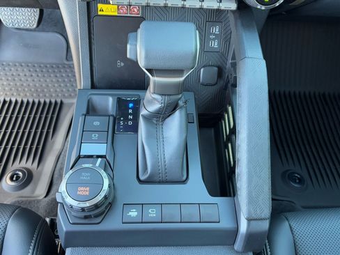 Certified 2025 Toyota Tacoma Limited image 31