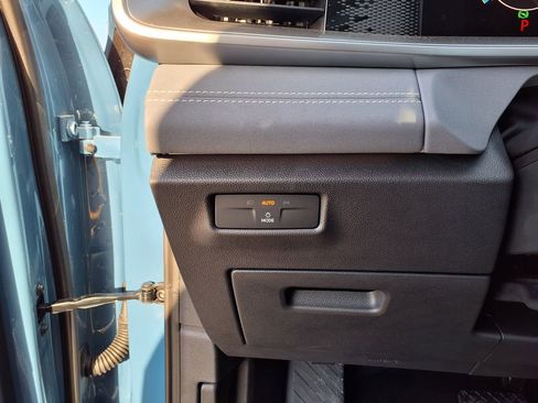 New 2026 Volkswagen Tiguan SE image 21