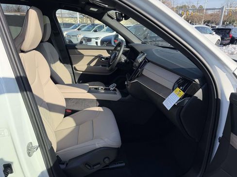 New 2026 Volvo XC90 B6 Plus w/ Protection Package Premier AWD/4WD image 11