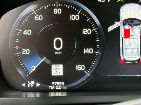 Used 2020 Volvo XC90 T6 R-Design image 5