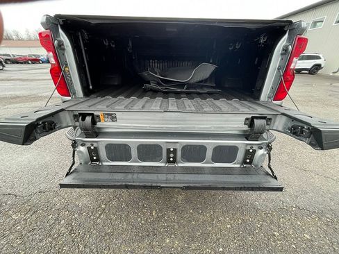 Used 2025 Chevrolet Silverado 2500 Custom w/ Custom Value Package image 5