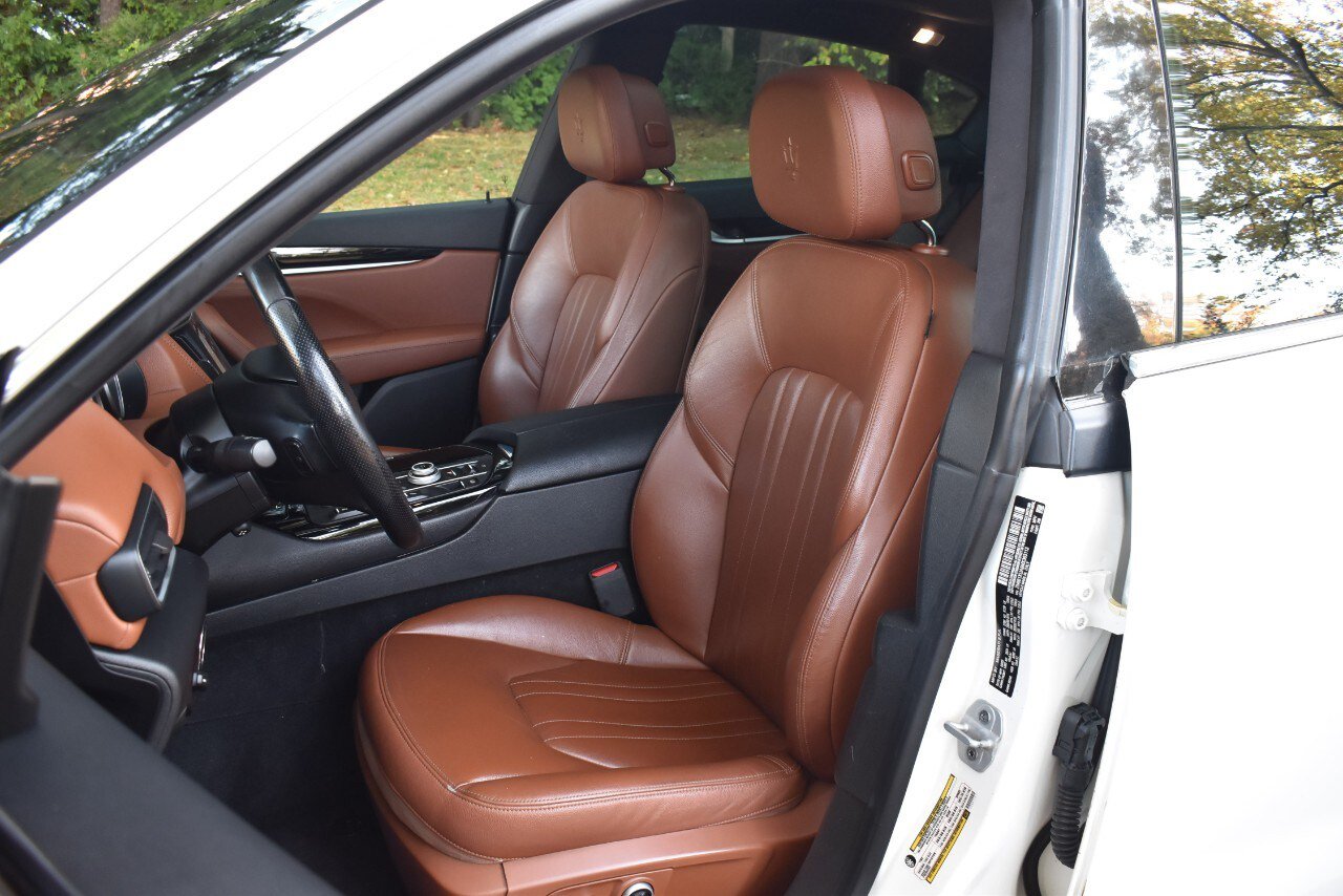 Used 2021 Maserati Levante AWD/4WD image 16