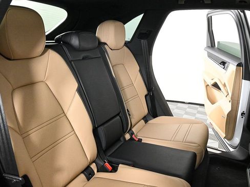 Used 2026 Porsche Cayenne AWD/4WD image 24