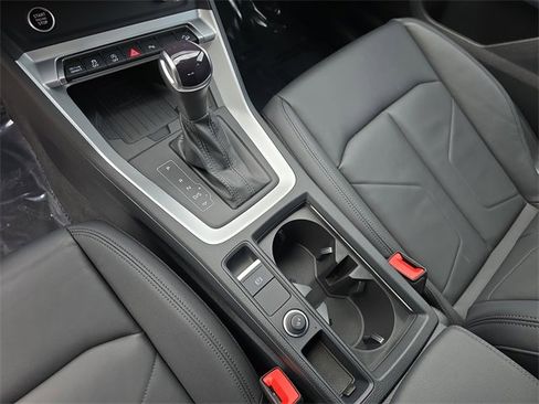 Used 2025 Audi Q3 2.0T Premium w/ Convenience Package image 28