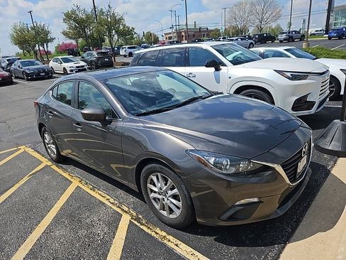 Used 2014 MAZDA MAZDA3 i Touring FWD image 2
