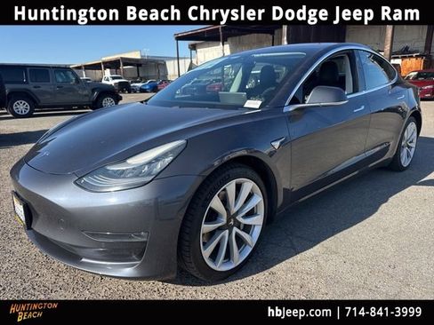 Used 2018 Tesla Model 3 Long Range image 1