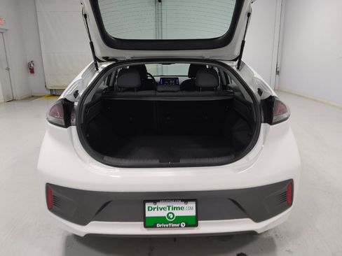 Used 2020 Hyundai Ioniq SE image 29