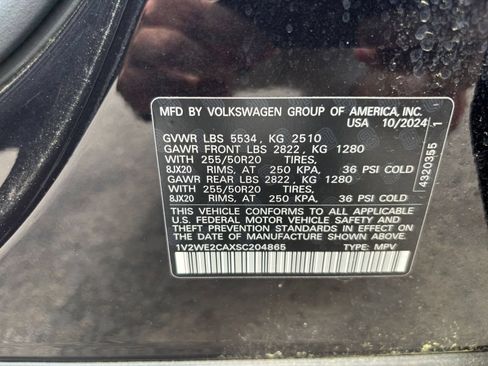 Used 2025 Volkswagen Atlas Cross Sport SE FWD image 29