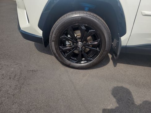 Certified 2022 Toyota RAV4 XSE AWD/4WD image 9