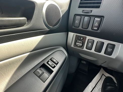 Used 2014 Toyota Tacoma 4x4 Access Cab V6 w/ TRD Sport Package image 11