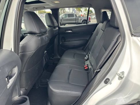 Used 2024 Toyota Corolla Cross XLE w/ Convenience Package FWD image 11
