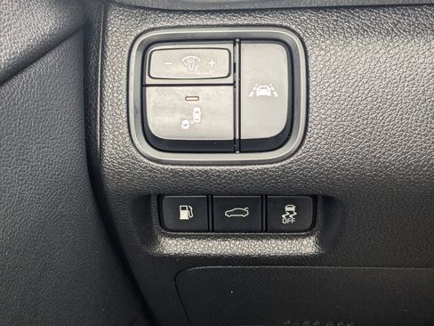 Used 2019 Kia Optima LX image 32