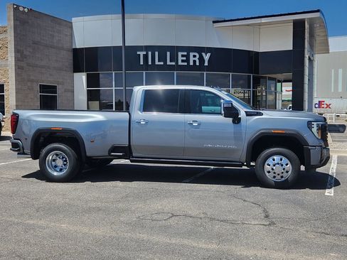 New 2025 GMC Sierra 3500 Denali Ultimate image 1