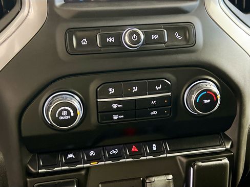 Used 2024 Chevrolet Silverado 1500 Custom image 16