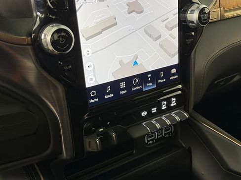 Used 2024 RAM 2500 Limited w/ Safety Group image 20