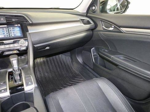 Used 2016 Honda Civic Touring image 11