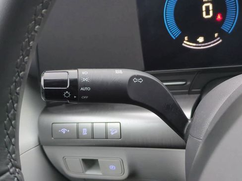 Used 2025 Hyundai Kona SEL image 25