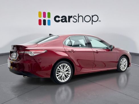 Used 2019 Toyota Camry XLE FWD image 5